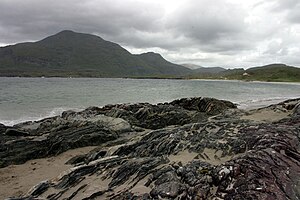 Mont Mweelrea derrière le port de Killary