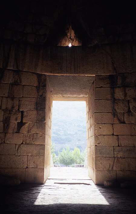 Tập_tin:Mycenae_-_Tomb_of_Clytemnestra.jpg