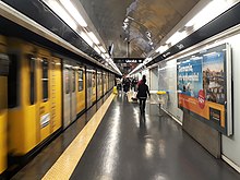 Dante Station of the Naples Metro Napoli - stazione metropolitana Dante - banchina.jpg