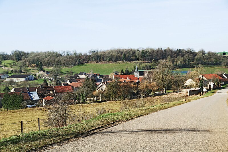 File:Ninville FR52 village IMF9035.jpg