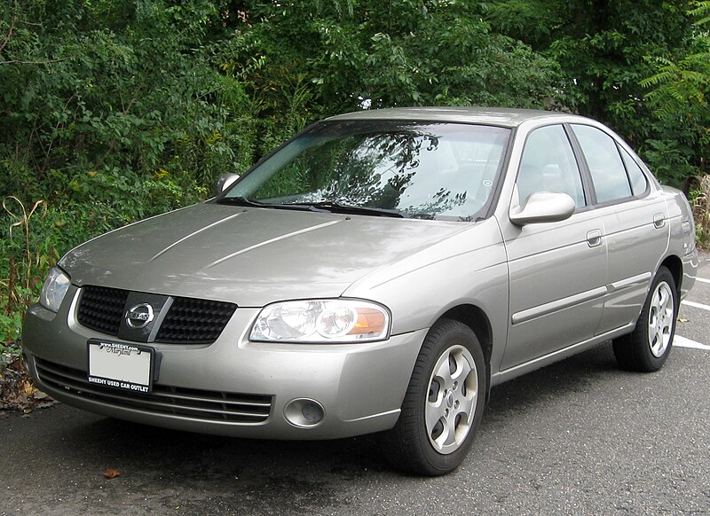 File:Nissan Sentra -- 09-08-2009.jpg