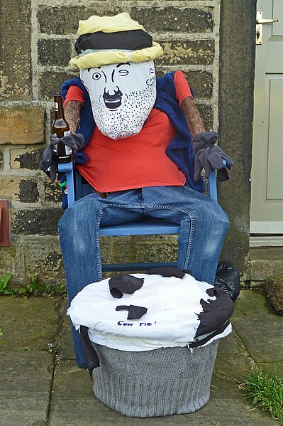 File:Norland Scarecrow Festival 2012 24.jpg