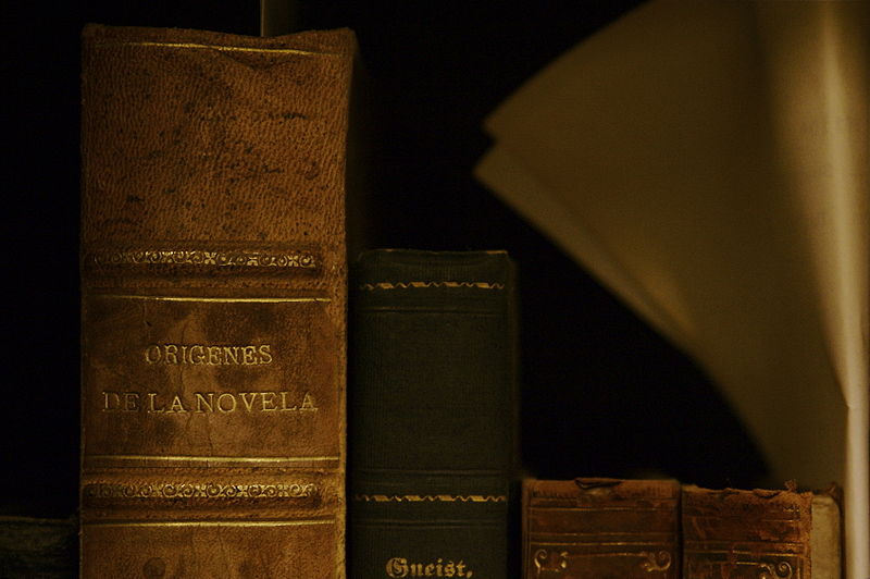 File:Old books - old textures.jpg