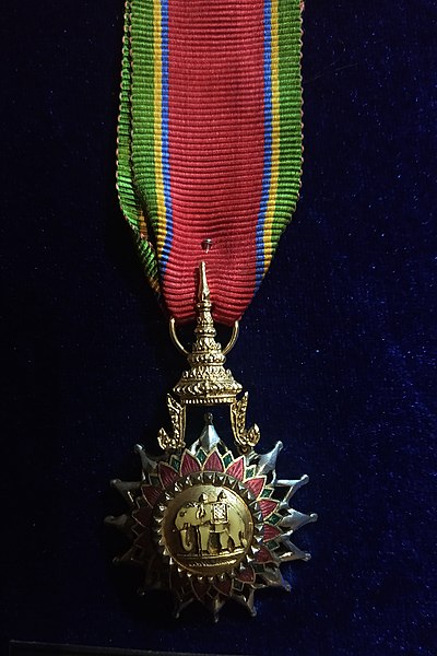 File:Order of the White Elephant - 5th Class (Member) - male.jpg