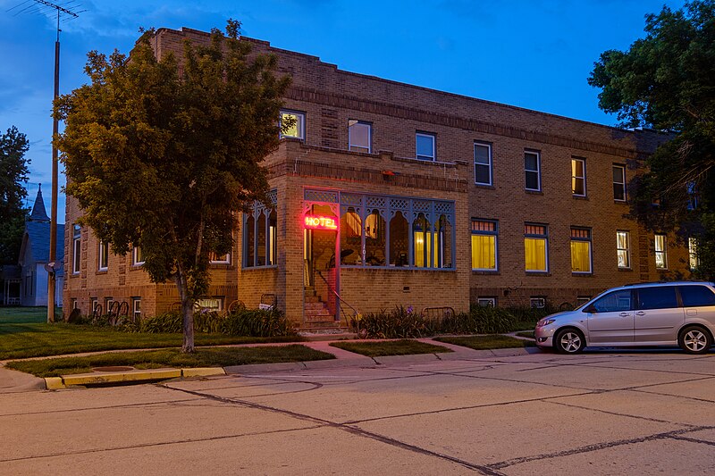 File:Orleans Hotel, Oreans, NE.jpg