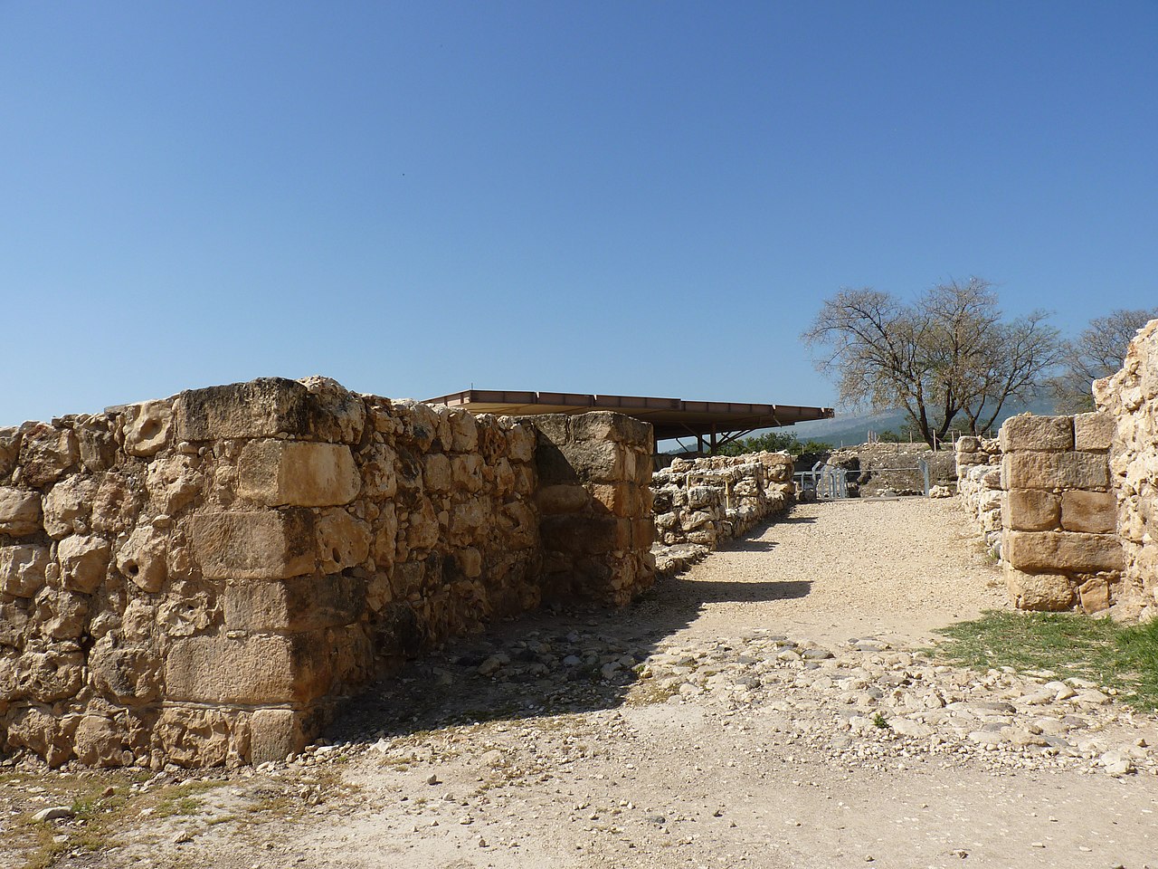 Die salomonische Toranlage auf Tell Hazor in Israel - vergrößerbar