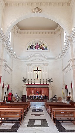 The church's interior Parish Church interior, Santa Venera 008.jpg