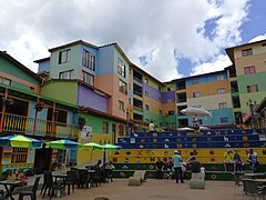 Plazoleta de los Zócalos de colores en Guatapé - Pueblo de los zócalos.jpg