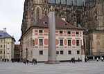 Tredje gårdsplass og obelisk i Praha slott