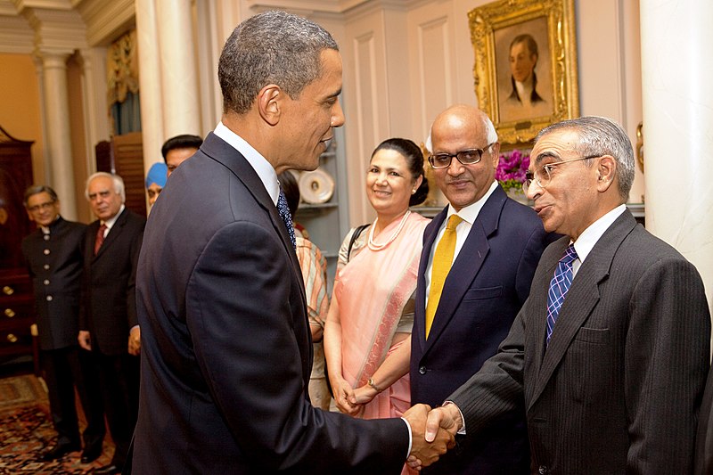 File:President Obama Shakes Hands With High-Ranking Indian Delegation Member (4700067110).jpg