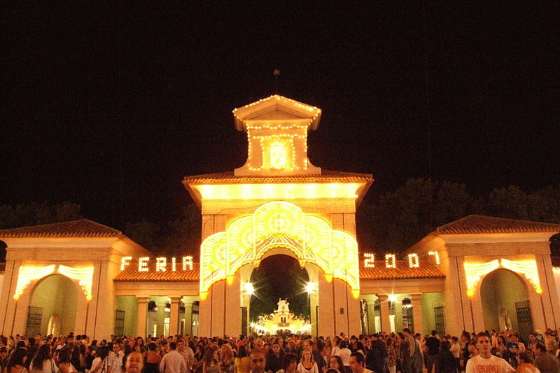 File:Puerta de Hierros Recinto Ferial de Albacete.jpg