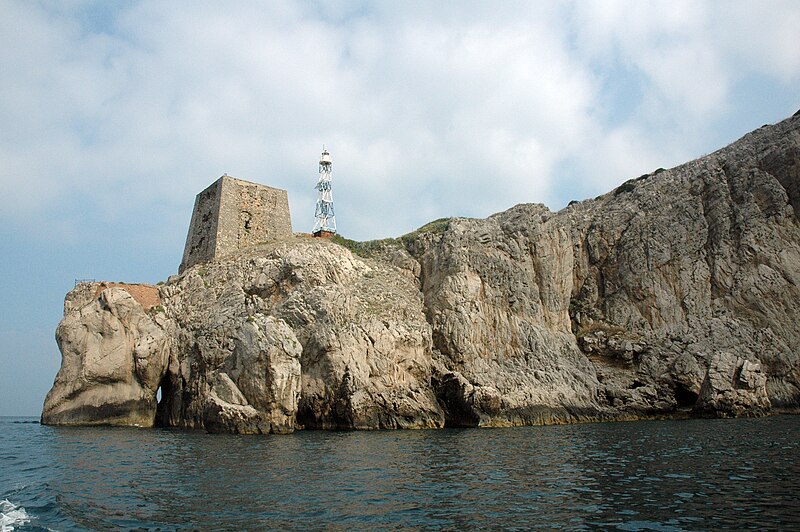 File:Punta Campanella lighthouse, Massa Lubrense, 2010.jpg