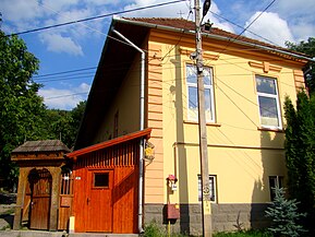 Școala catolică din Târnovița, construită în 1897