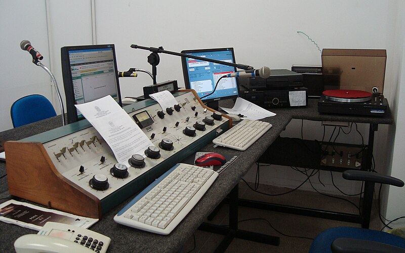 File:Radio universitaria itajuba.jpg