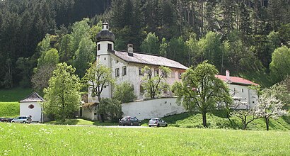 So kommt man zu Schloss Ferklehen mit den Öffentlichen - Mehr zum Ort Hier