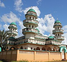 Ribia's mosque en route to Outamba-Kilimi Park.JPG