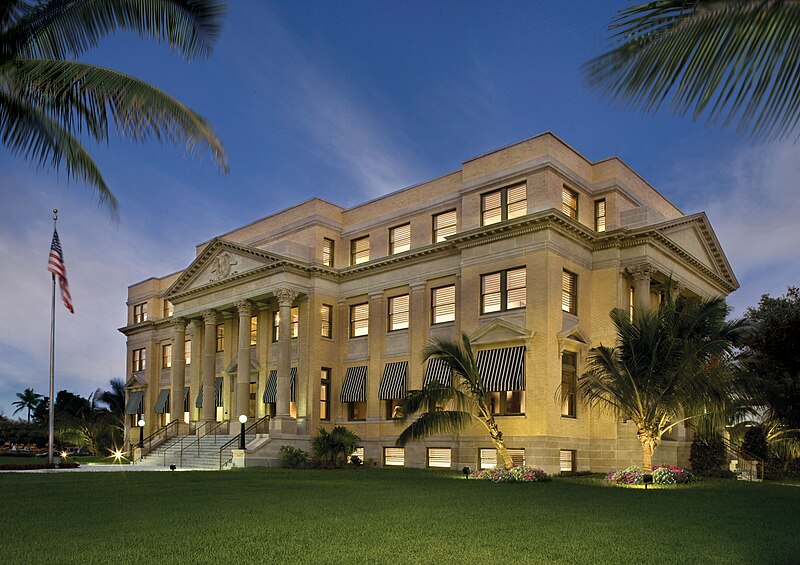 File:Richard and Pat Johnson Palm Beach County History Museum in the Historic 1916 Court House.jpg