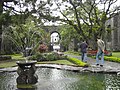 Parque dentro de las Ruinas de la Parroquia de Santiago Apóstol, en Cartago.