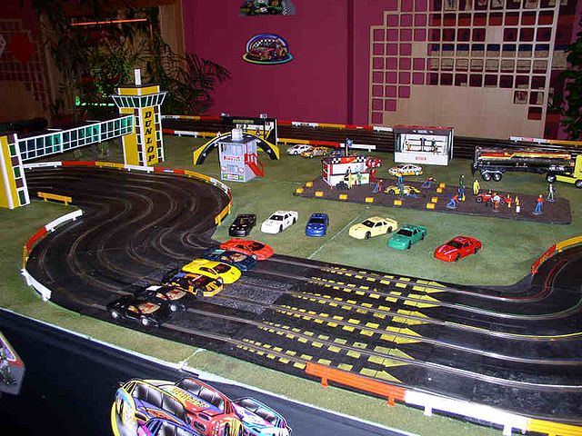 Circuito de coches - Scalextric - Coches miniatura - Cursas de coches