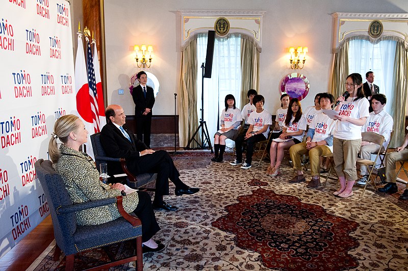 File:Secretary Clinton and Ambassador Roos at the Tomodachi Event (7527695166).jpg