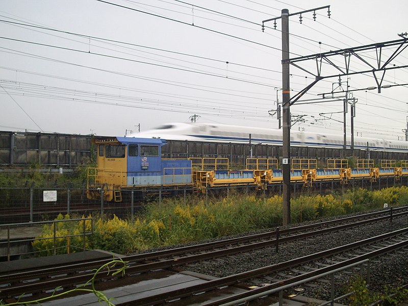 File:Shinkansen Toyohashi set-off yard 01.jpg