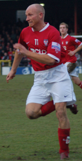 <span class="mw-page-title-main">Steve Bowey</span> English footballer (born 1974)