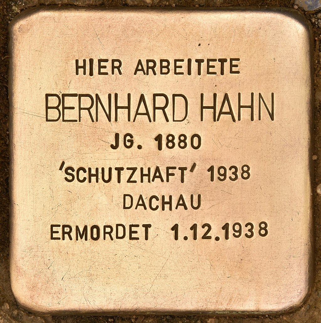 Stolperstein für Bernhard Hahn (Külsheim).jpg