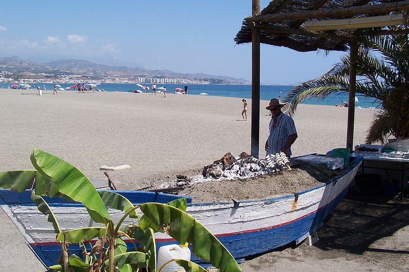 File:Strand van Torre del Mar.jpg