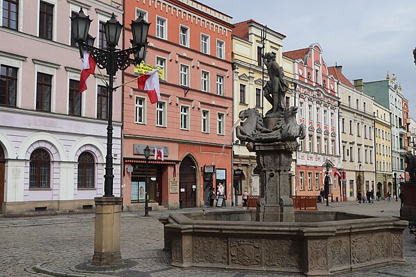 Image: Swidnica Rynek fontanna 2