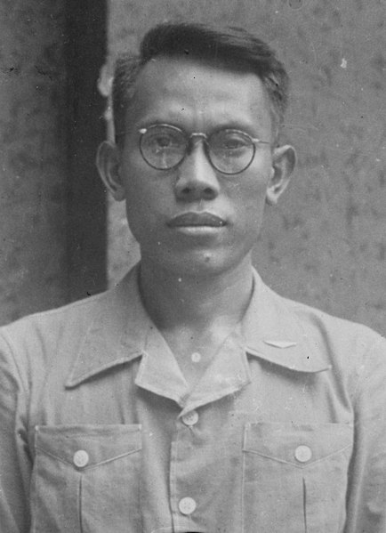 File:Syafruddin Prawiranegara, minister van Financiën (Menteri Keuangan) in het kabin, Bestanddeelnr 11876 (cropped).jpg