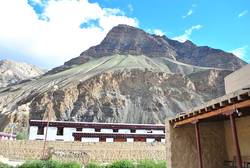 File:Tabo monastery and surroundings 2.jpg