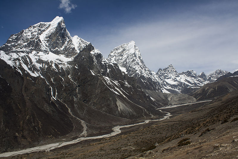 File:Taboche and Cholatse Peaks.jpg