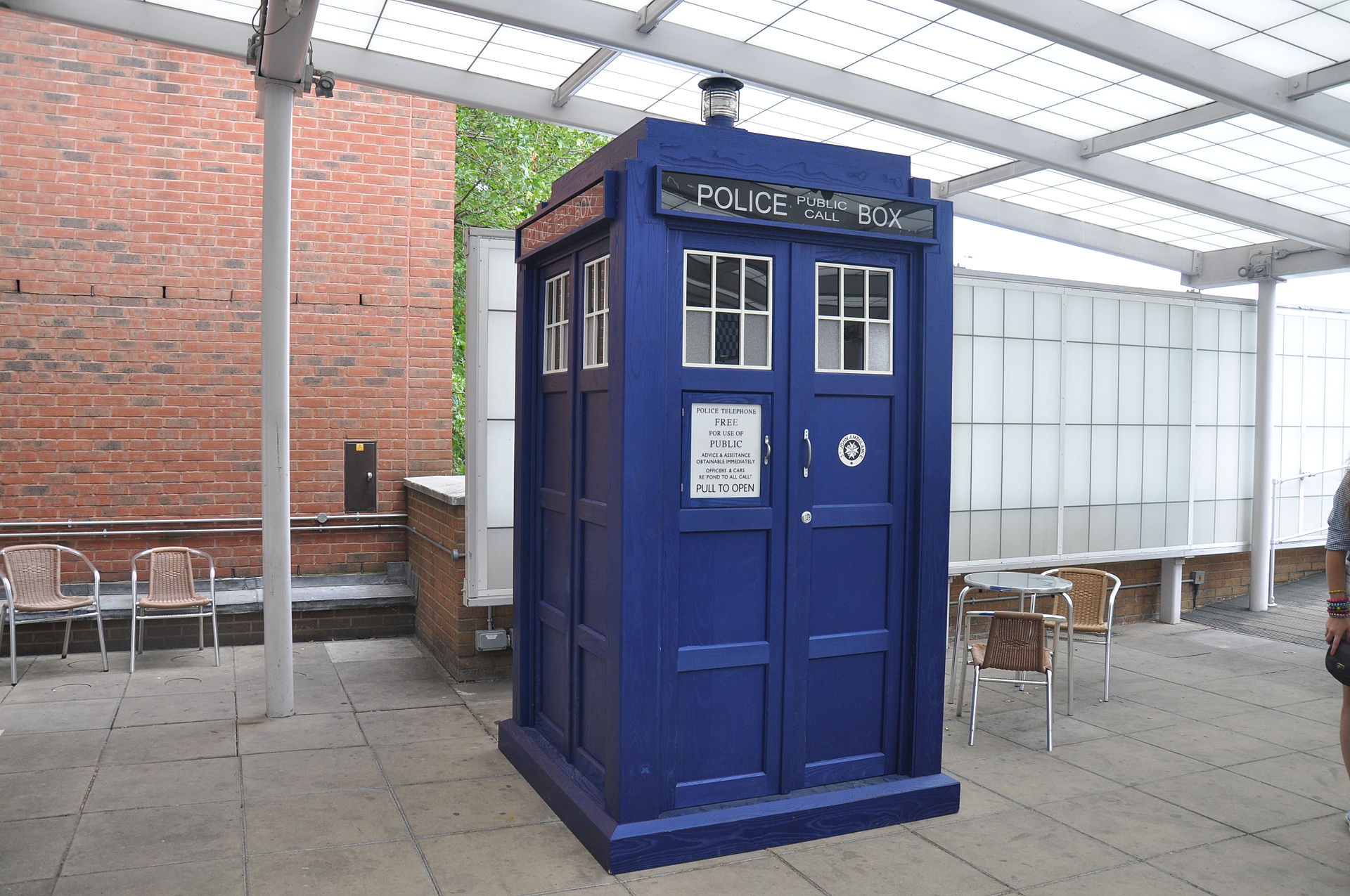 1920px-Tardis_BBC_Television_Center.jpg