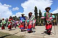 Bahasa Indonesia: Tari Gantar yang dibawakan oleh etnis Dayak Benuaq.