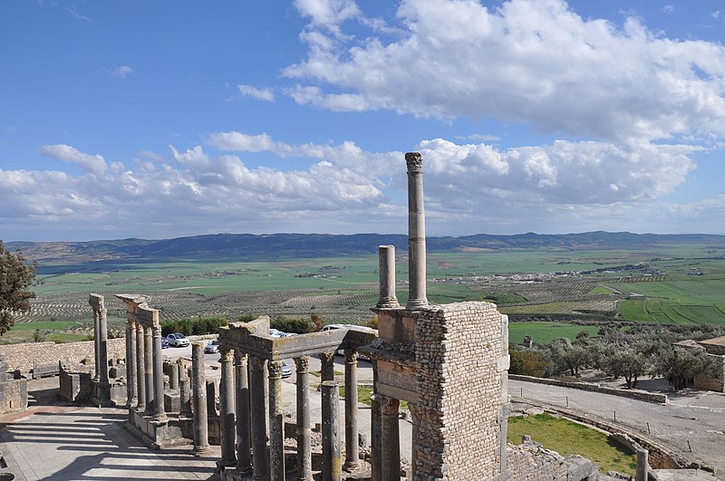 File:Théâtre de dougga 8.jpg