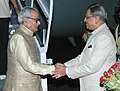 The Vice-President of India, Shri Bhairon Singh Shekhawat being received by the Governor of Maharashtra, Shri. S. M. Krishna on his arrival at Mumbai Airport on April 05,2007.jpg