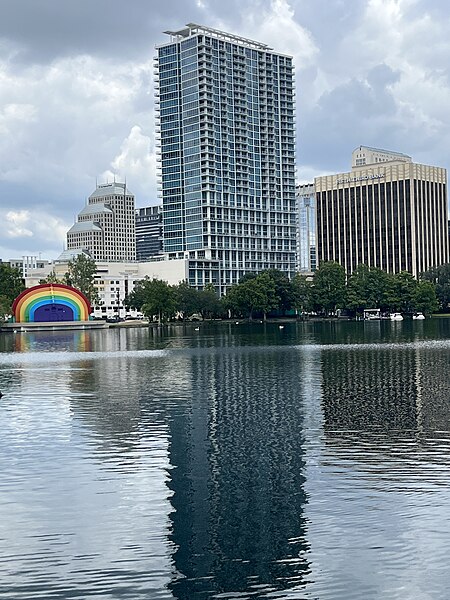 File:The Vue at Lake Eola (Orlando) May 2023.JPG