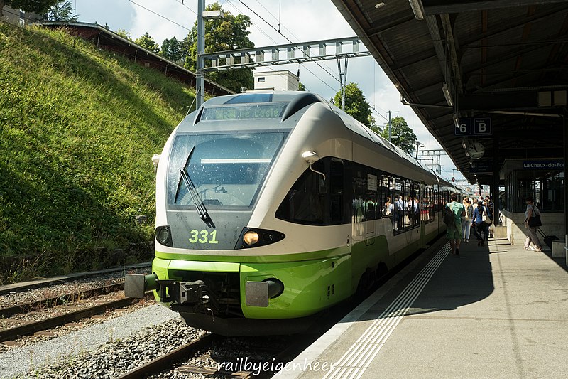 File:TransN Flirt RABe 527 331 - La Chaux-de-Fonds (28541249452).jpg