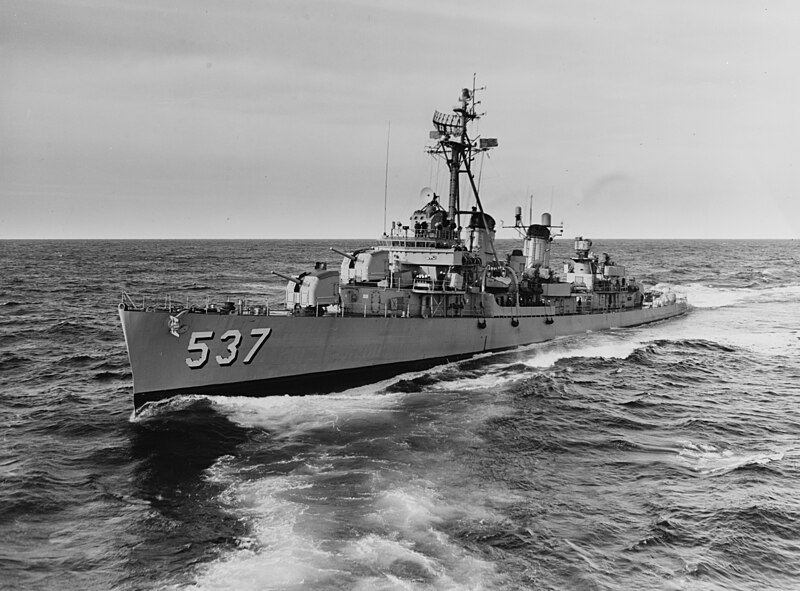 File:USS The Sullivans (DD-537) underway at sea on 29 October 1962 (USN 1063617).jpg