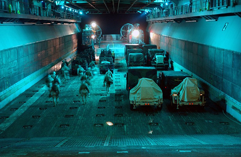 File:US Navy 040324-N-7586B-078 U.S. Marines assigned to the 22nd Marine Expeditionary Unit (Special Operations Capable) load onto an Landing Craft Air Cushion (LCAC) assigned to Assault Craft Unit Four (ACU 4).jpg