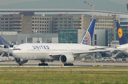 United Airlines Boeing 777-222ER; N773UA@FRA;06.07.2011 603ai (5912127527).jpg