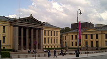Central campus of the university, where today only the faculty of law is located. These buildings were inspired by the famous buildings of Prussian architect Karl Friedrich Schinkel in Berlin. Universitetet i Oslo sentrum.jpg