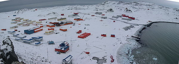 Chilean base Frei and Russian Bellingshausen (on the right)