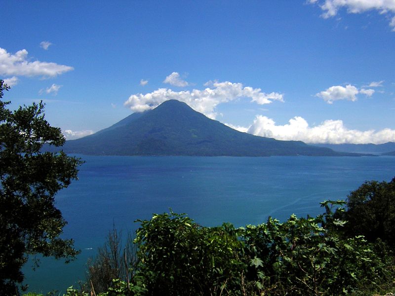 File:Volcán San Pedro Lago Atilán.JPG