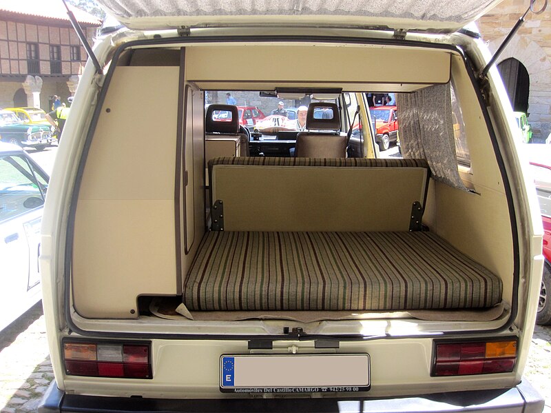 File:Volkswagen Westfalia (Typ 2 - T3) Interior (4651436324).jpg