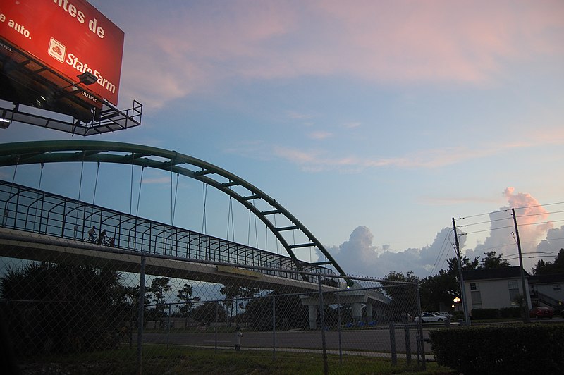 File:Walkway - panoramio - JLGMedia.jpg