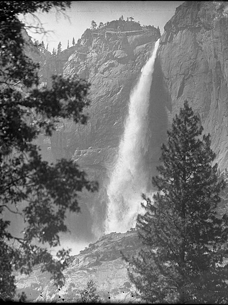 File:Yosemite, June 19, 1927, Yosemite Falls, 20s3 (ac399ac34cbb47399094f94718555a18).jpg