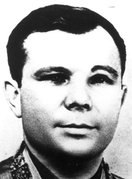 File:Yuri Gagarin 140-190 for collage.jpg