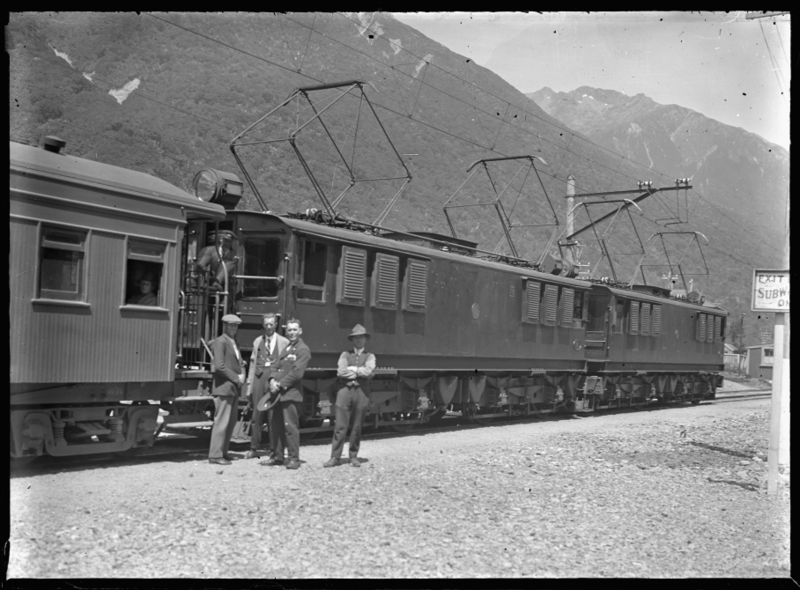File:"Eo" class electric locomotive, NZR no 3, ca 1923. ATLIB 277840.png