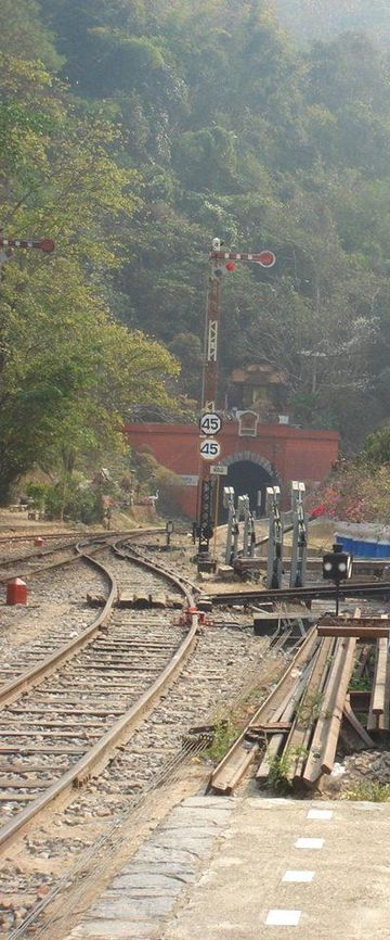 Túnel de Khun Tan